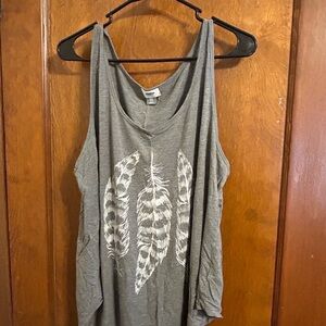 Old Navy Gray Feather Design Tank Top